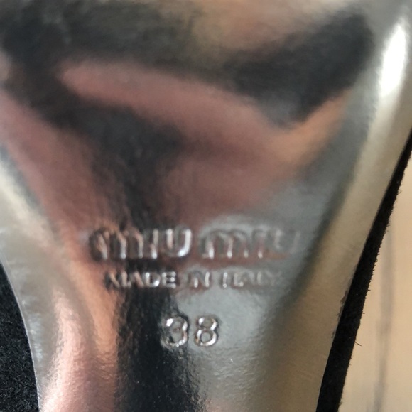 Miu Miu Black Suede Cut Out Round Toe Pumps - Picture 10 of 12